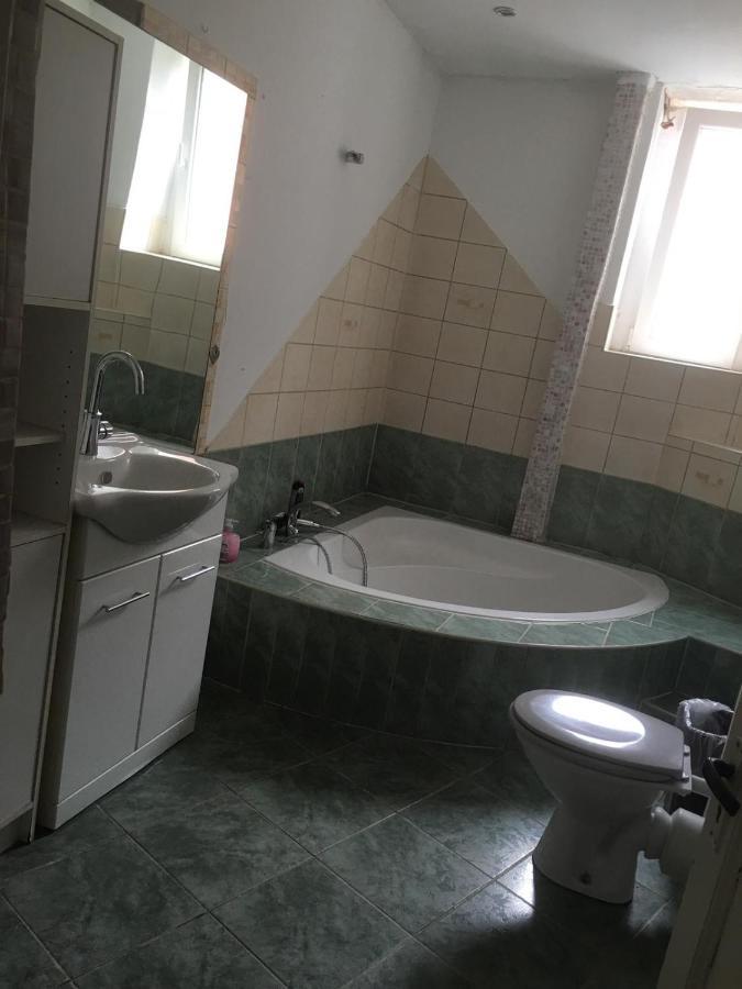 Zimmer In Кайзерслаутерн Екстериор снимка